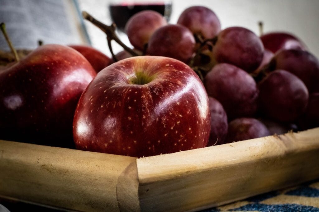 manzanas, uva, fruta, producir, comida, rojo, morado, madera